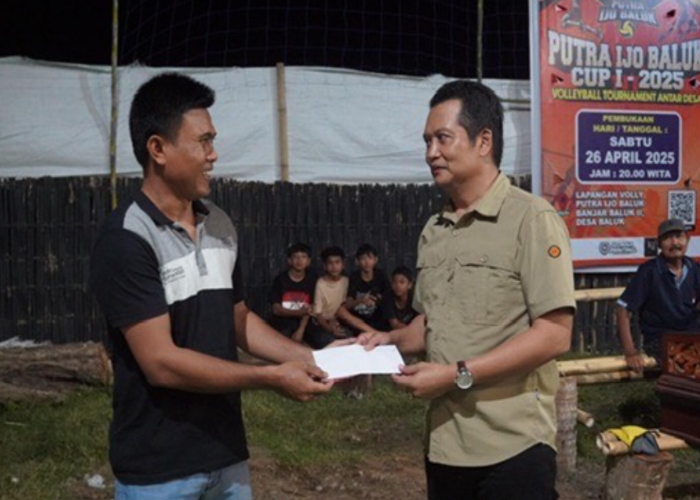 Bupati Jembrana I Made Kembang Hartawan saat membuka Turnamen Bola Voli Putra Ijo Baluk Cup I, Sabtu (26/4/2025).