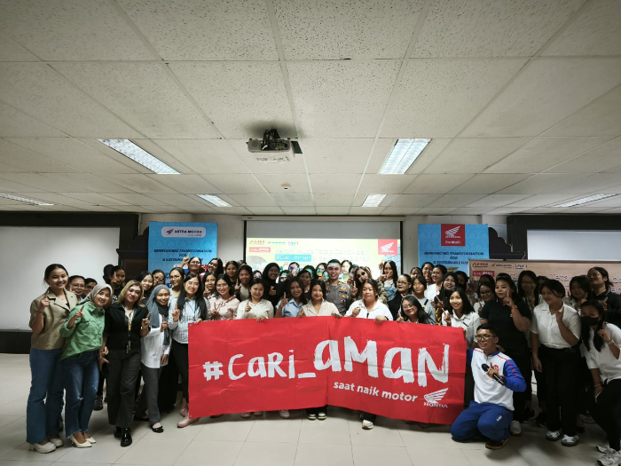 Astra Motor Bersama Polda Bali Ajak Kartini Muda Tetap Cantik #CARI_AMAN di Setiap Persimpangan bersama dengan Polda Bali dan Komunitas STT Se Kota Denpasar.&nbsp;