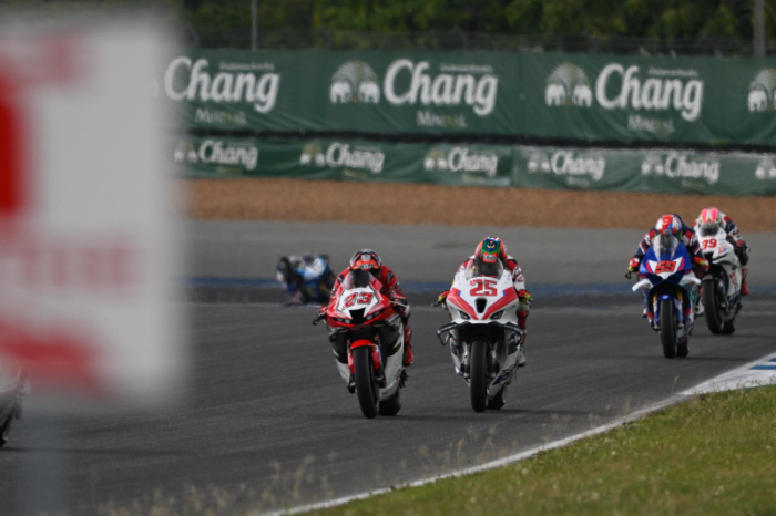 CBR250RR kembali tunjukan performa yang luar biasa, para pembalap andalan Astra Honda berhasil sapu bersih juara race 1 dan 2 dalam ajang Asia Road Racing Championship (ARRC) 2025.