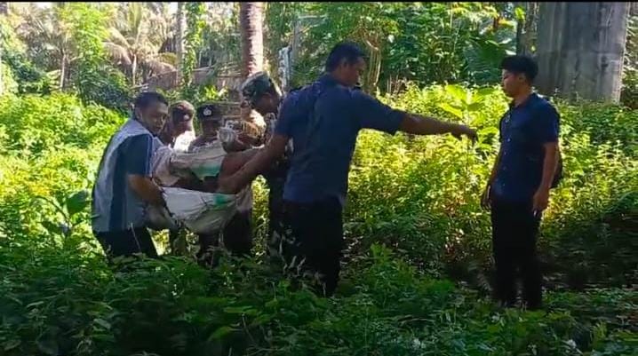 BUNDIR: Seorang pria asal Pemogan ditemukan di bawah Jembatan Jalan By Pass Ida Bagus Mantra, Desa Saba Selasa pagi (29/4) sekitar pukul 08.30 WITA.