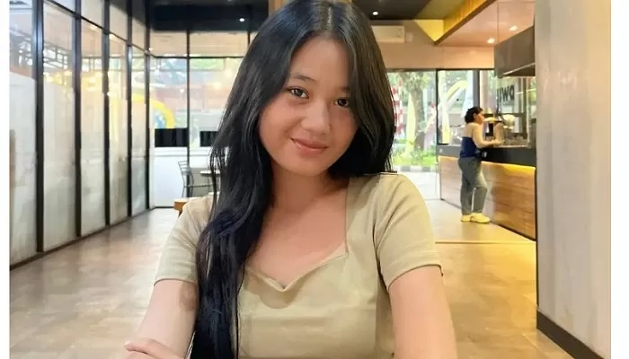 Sejumlah fakta terungkap terkait sosok Aura Cinta, siswi SMA yang getol kritik kebijakan KDM