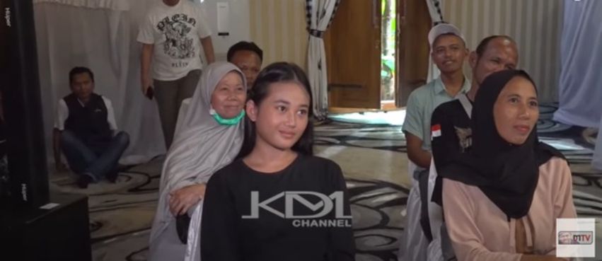 Sosok Aura Cinta menjadi sorotan usai berdebat dengan KDM
