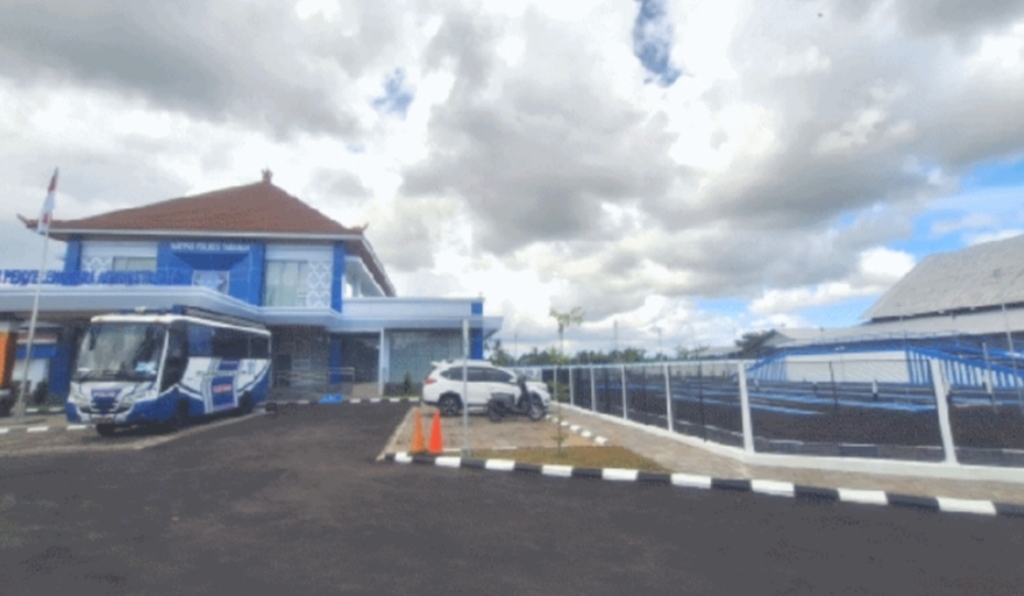 Gedung Satuan Pelayanan Administrasi SIM (Satpas) baru yang berlokasi di Jalan Kebo Iwo, Desa Bongan, Kecamatan Tabanan.