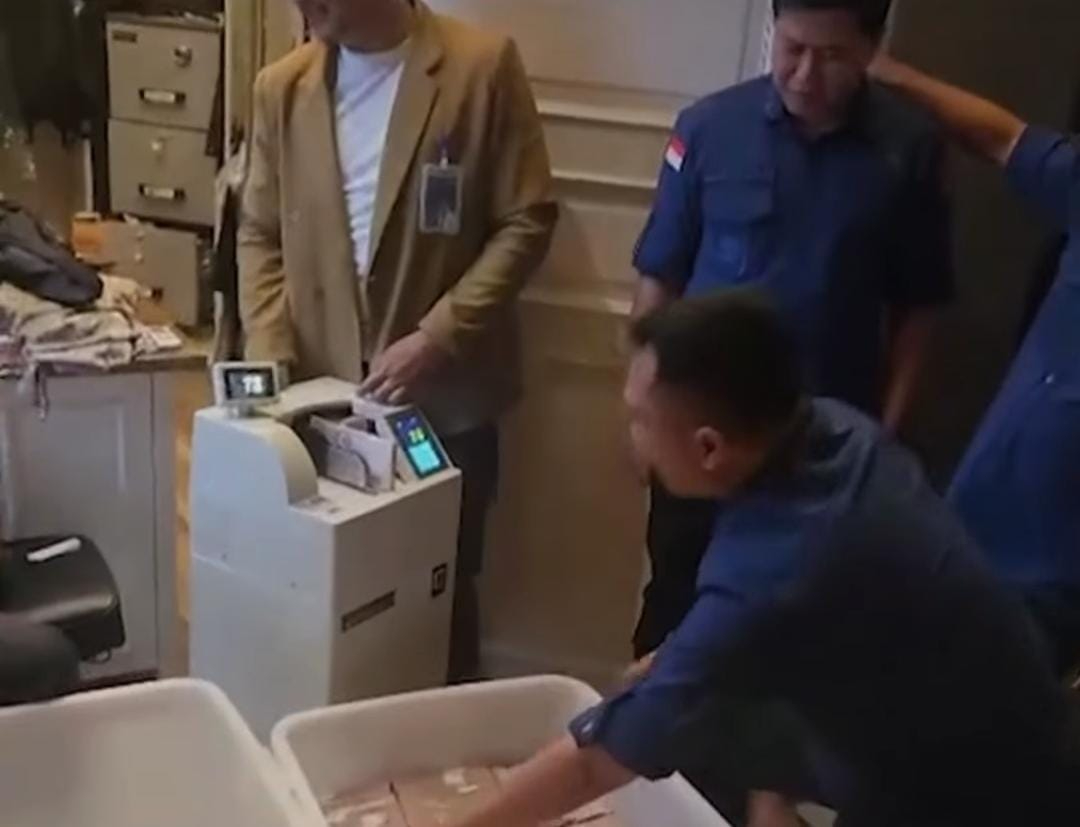 Kejagung Bongkar Harta Fantastis Rp 920 Miliar dan Emas 51 Kg dari Rumah Eks Pejabat MMA Zarof Ricar