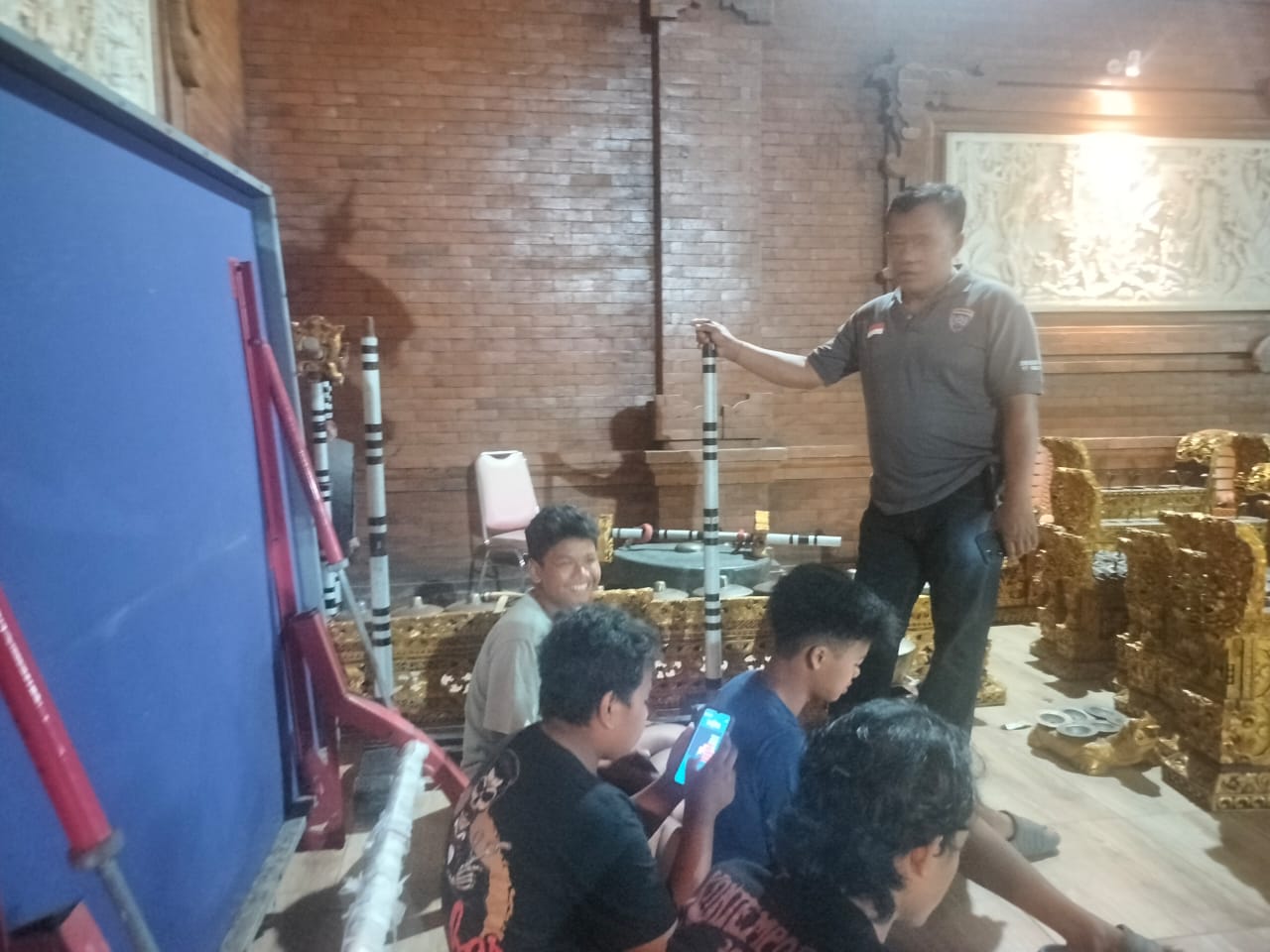 Polisi selidiki kasus daun gamelan yang raib digondol maling dari Wantilan Rangdu Kriya Mandala Kutuh.