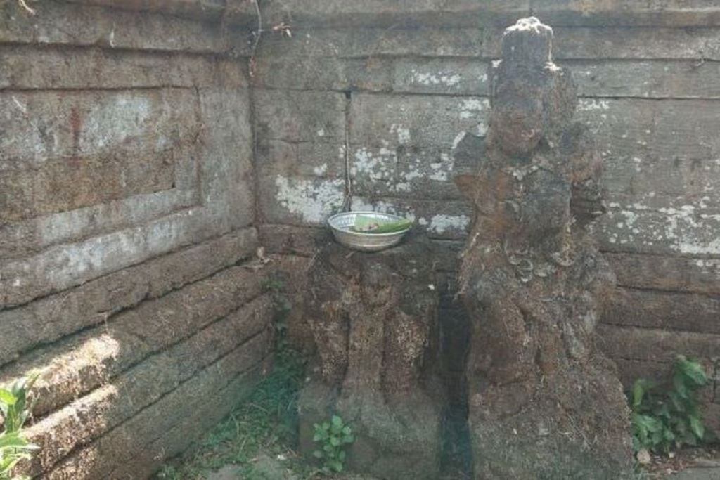 Pura Sada di Banjar Cepaka, Desa Cepaka, Kediri, Kabupaten Tabanan.