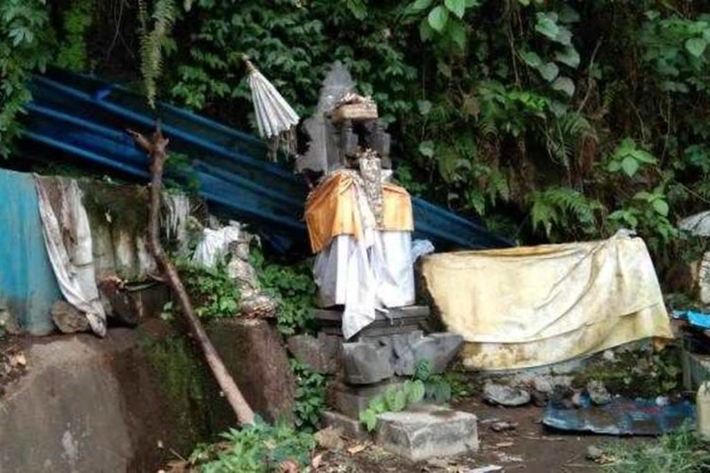 Tirta Suci Padpad atau Air Penyejuk Jiwa di Munti Gunung, Kabupaten Karangasem, Bali.
