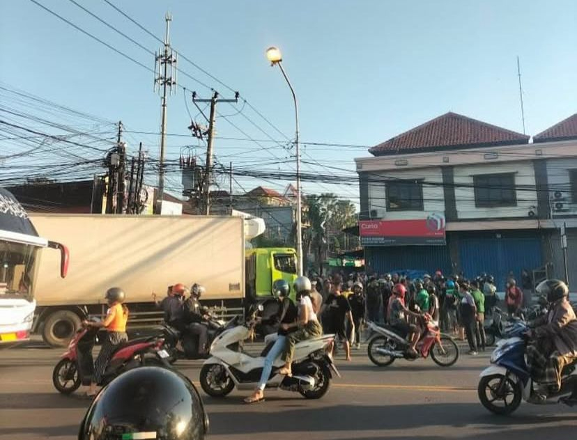 Terjadi kecelakaan di simpang Pura Demak