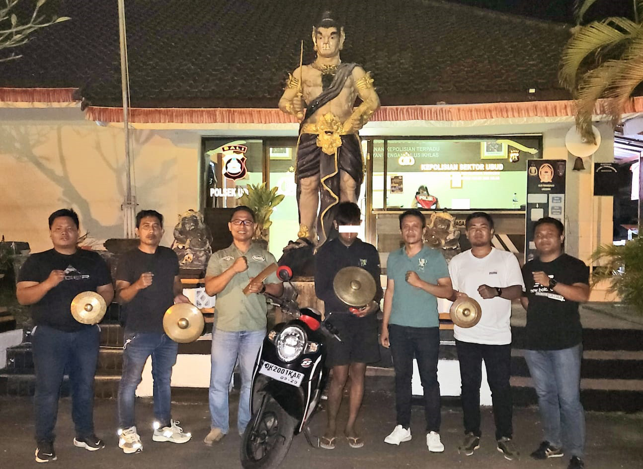 DIBEKUK: Unit Reskrim Polsek Ubud bergerak cepat dan berhasil menciduk seorang pria berinisial Beruk, 26, yang ternyata residivis.