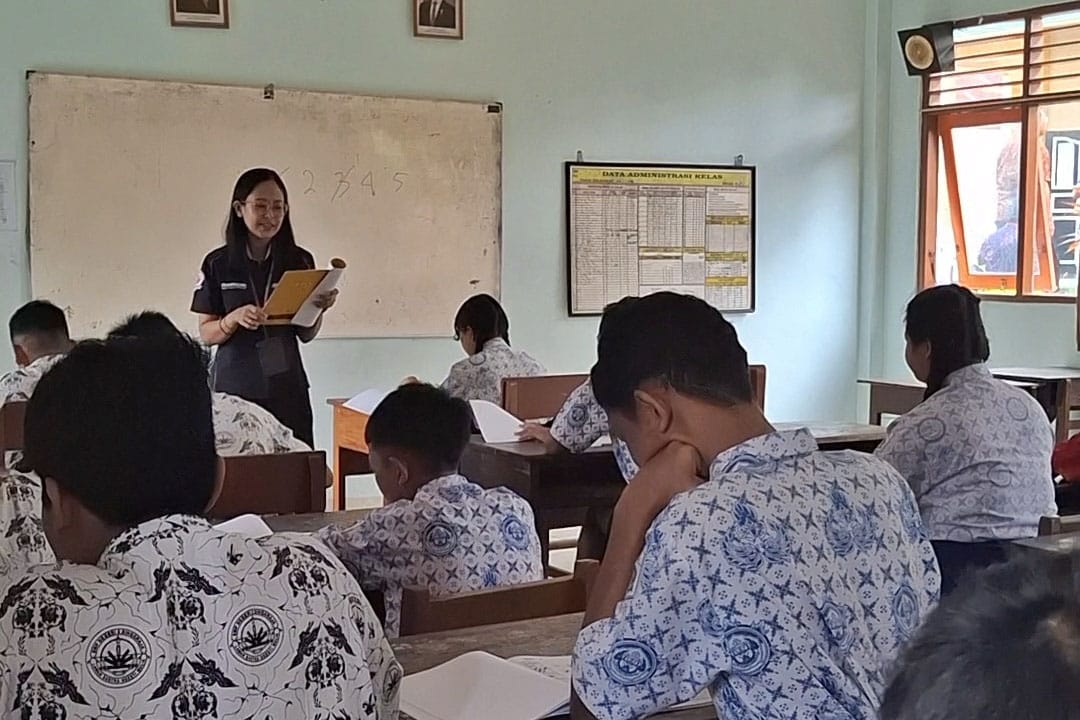 Proses screening kepada siswa SMP yang tidak bisa calistung.