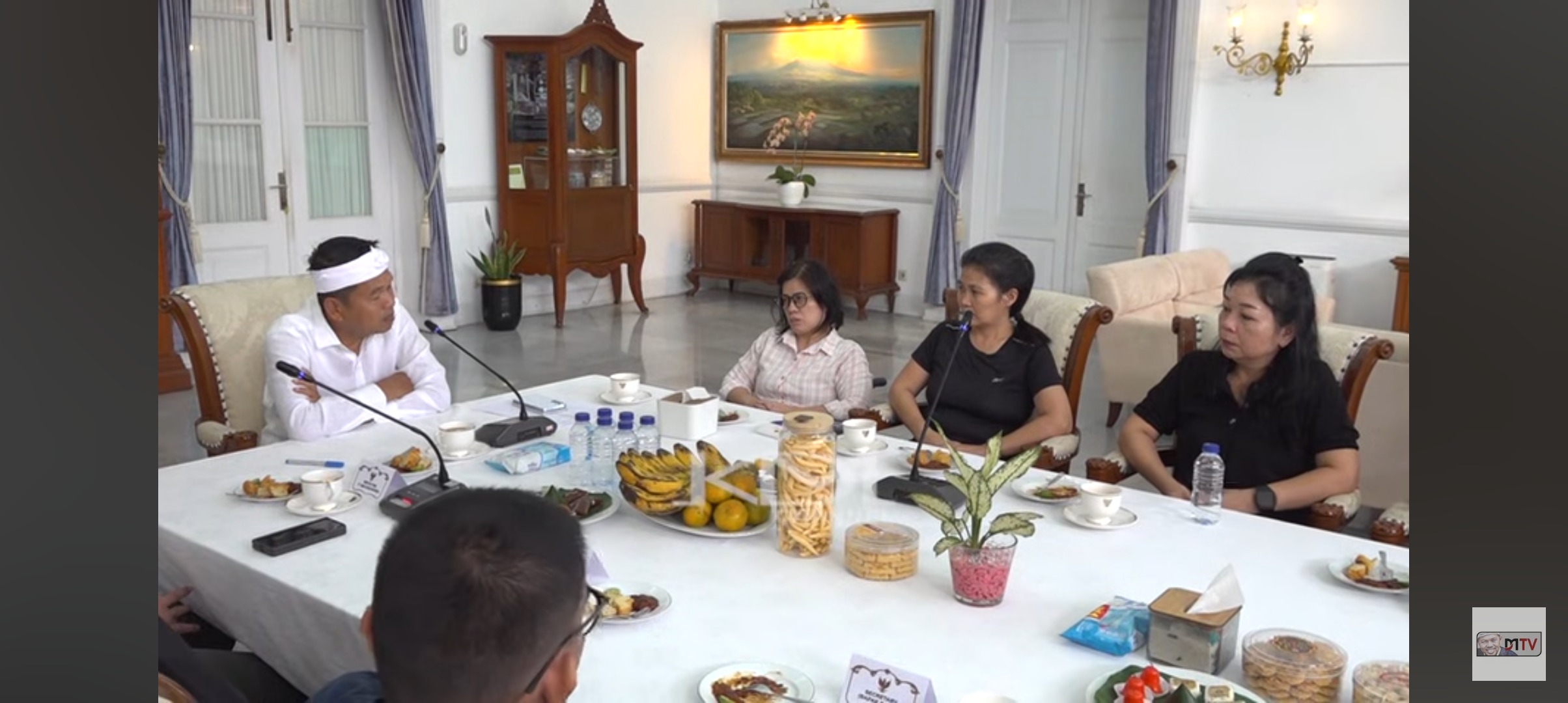 KDM: Pertemuan Kang Dedi Mulyadi dengan eks karyawan OCI soal kasus human trafficking.