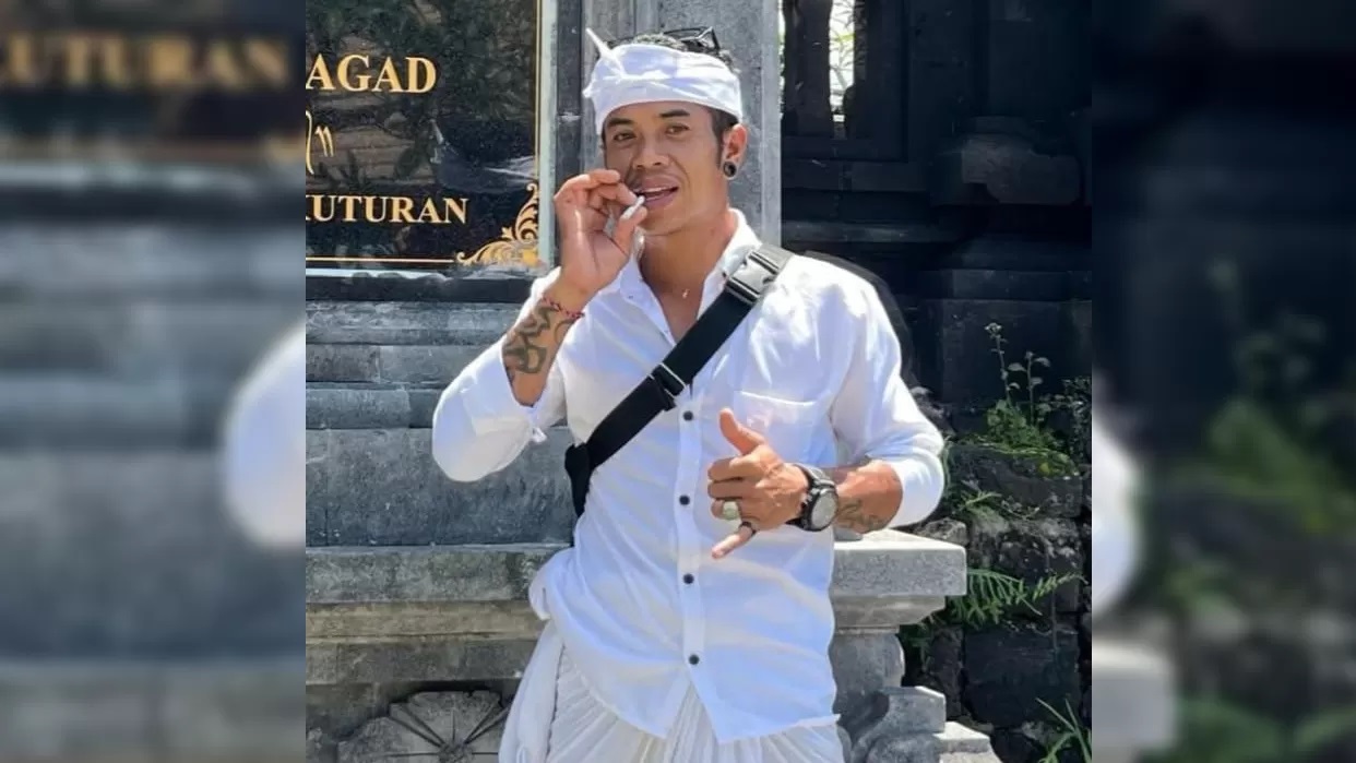 TUNTUT KEADILAN: Komang Juliartawan alias Komang Basir, semasa hidup. Dia tewas karena disiksa oknum prajurit TNI. (Radar Buleleng)