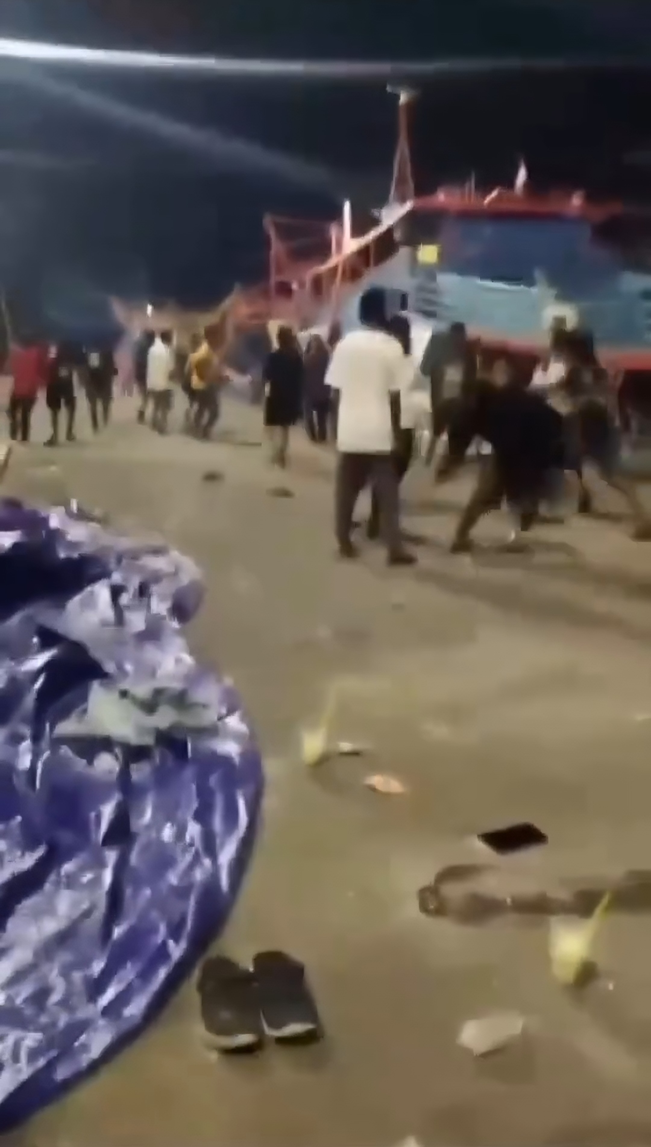 Tangkapan layar perselisihan antar kelompok ABK di Pelabuhan Benoa. (Bali Express/Istimewa)