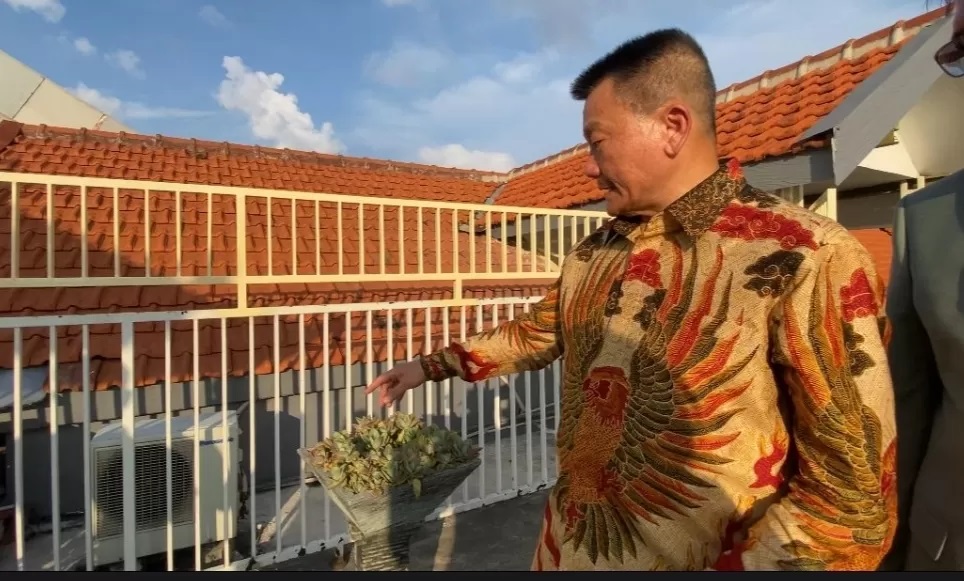 TKP tewasnya Strven Suka Hariyadi di SMA Katolik Frateran, Surabaya. (Juliana Christy/JawaPos.com)