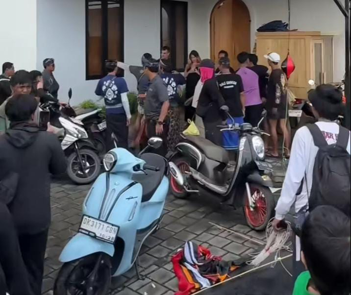 Keributan antara WNA dan pemain layang-layangan di Bali