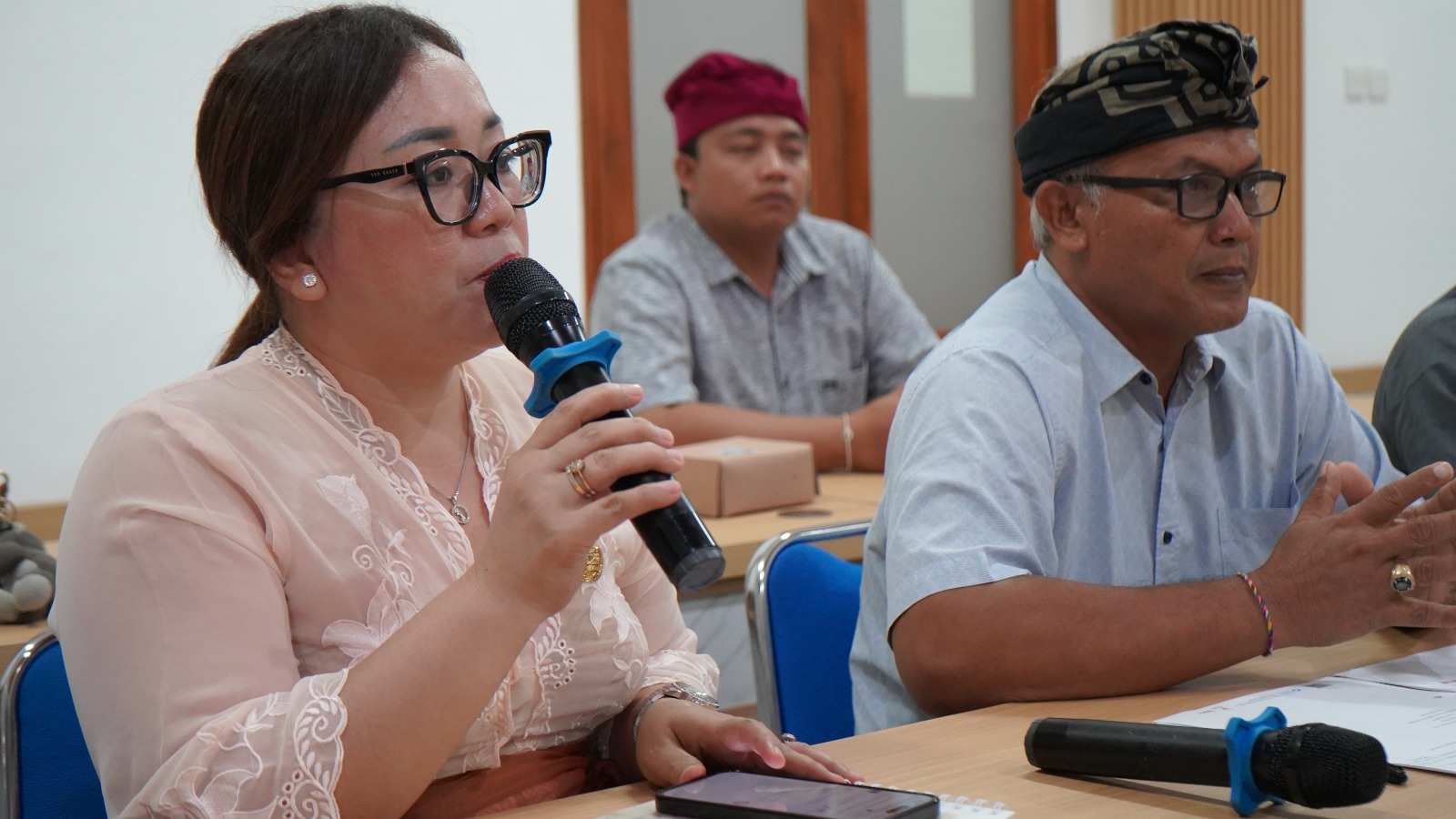Sosialisasi izin tambang kepada pelaku usaha pertambangan di Buleleng.