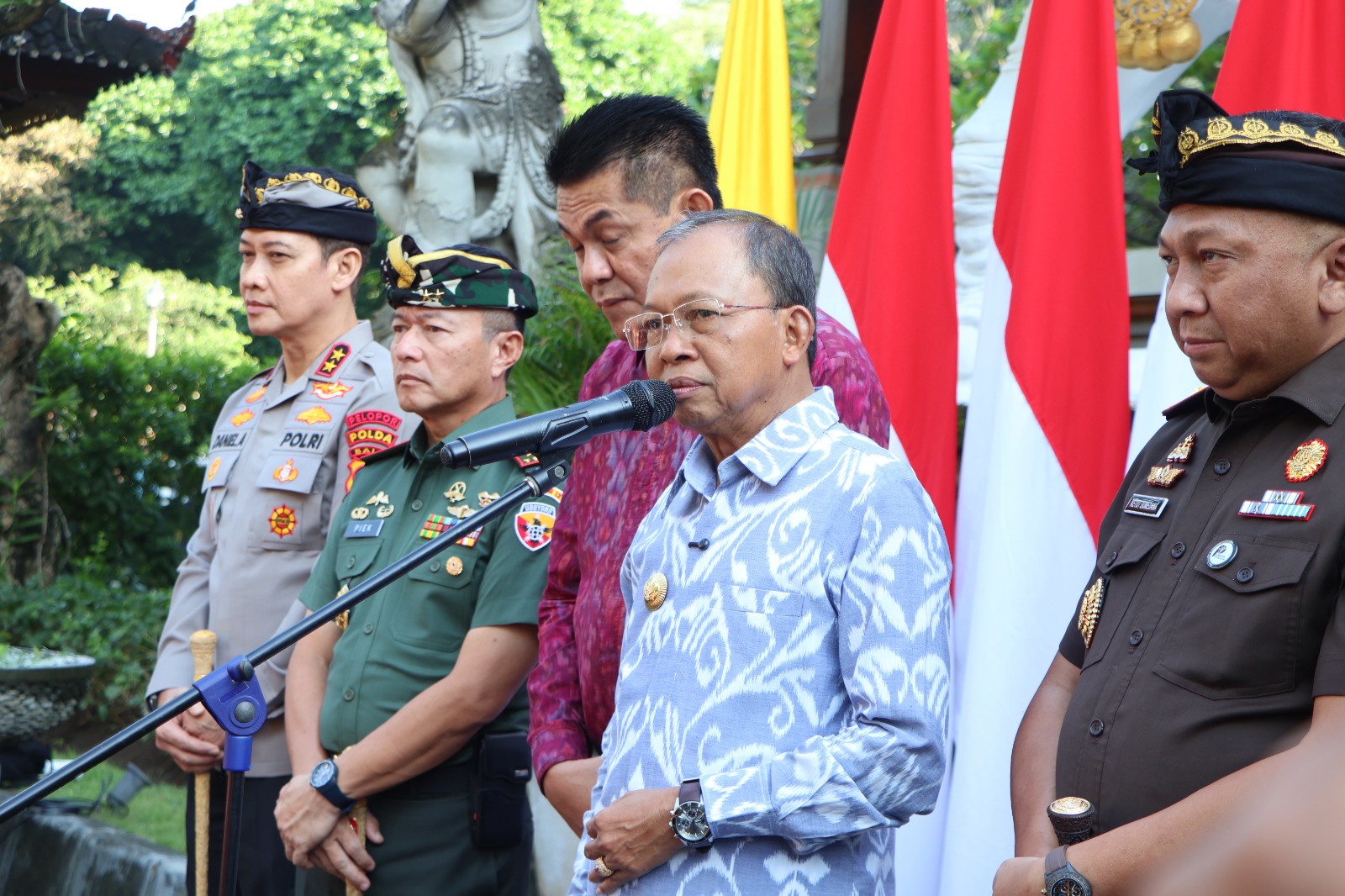 TEGAS: Konferensi pers terkait fenomena permasalahan ormas di Bali, Senin (12/5) yang berlangsung di Gedung Gajah, Jayasabha