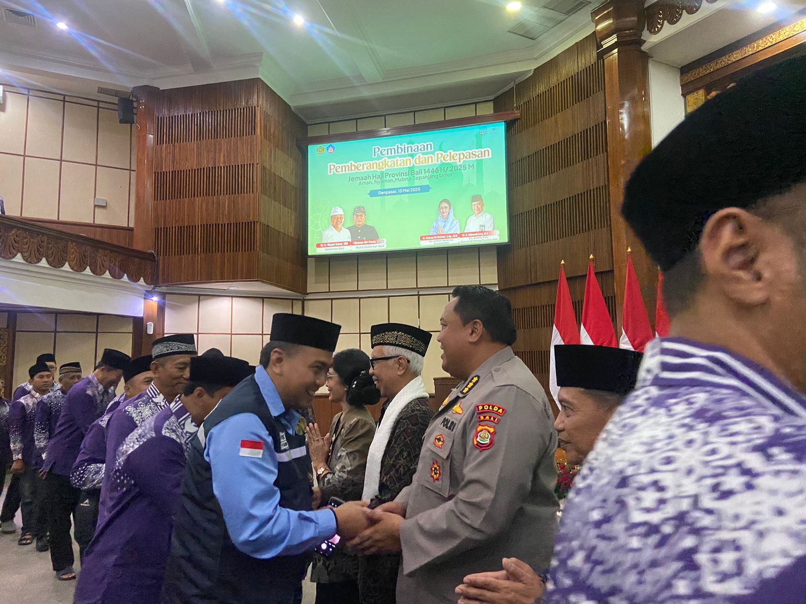 KEBERANGKATAN: Pemerintah Provinsi Bali secara resmi melepas keberangkatan jemaah haji Provinsi Bali untuk musim haji 1446 H/2025 M melalui acara yang digelar di Gedung Wiswasabha, Denpasar