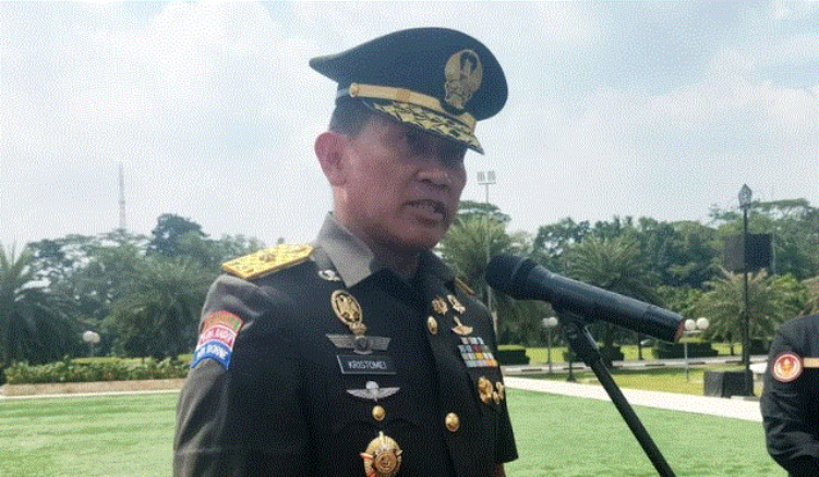 Kepala Pusat Penerangan Mabes TNI Brigjen TNI Kristomei Sianturi di Mabes TNI, Cilangkap, Jakarta Timur, Jumat (25/4/2025).