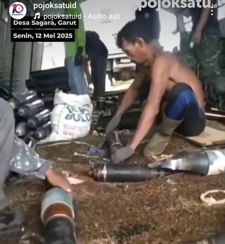 Beredar video viral sejumlah warga tangani amunisi tanpa APD