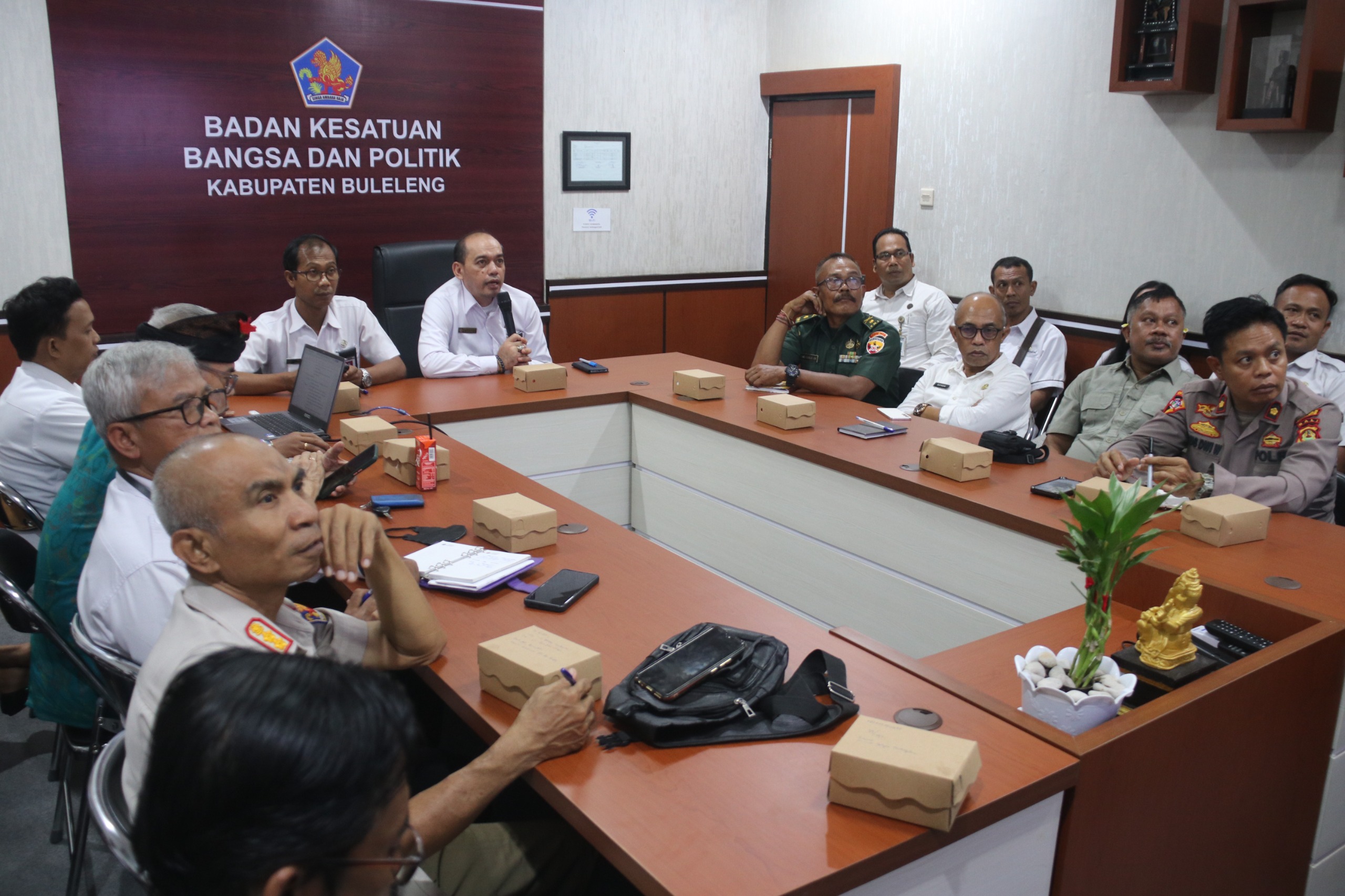 Rapat pembentukan Satgas Anti-Premanisme dan Ormas Bermasalah.