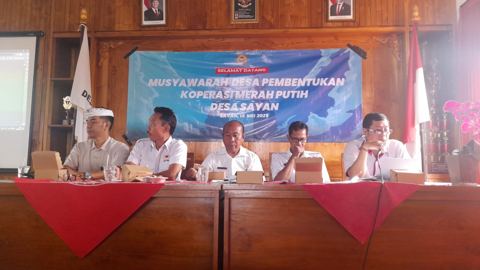 MUSDES : Musyawarah Desa Pembentukan Koperasi Merah Putih di Desa Sayan, Kecamatan Ubud, Gianyar.