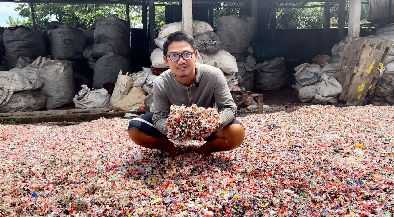 Sosok Aktivis lingkungan, Putu Eka Darmawan
