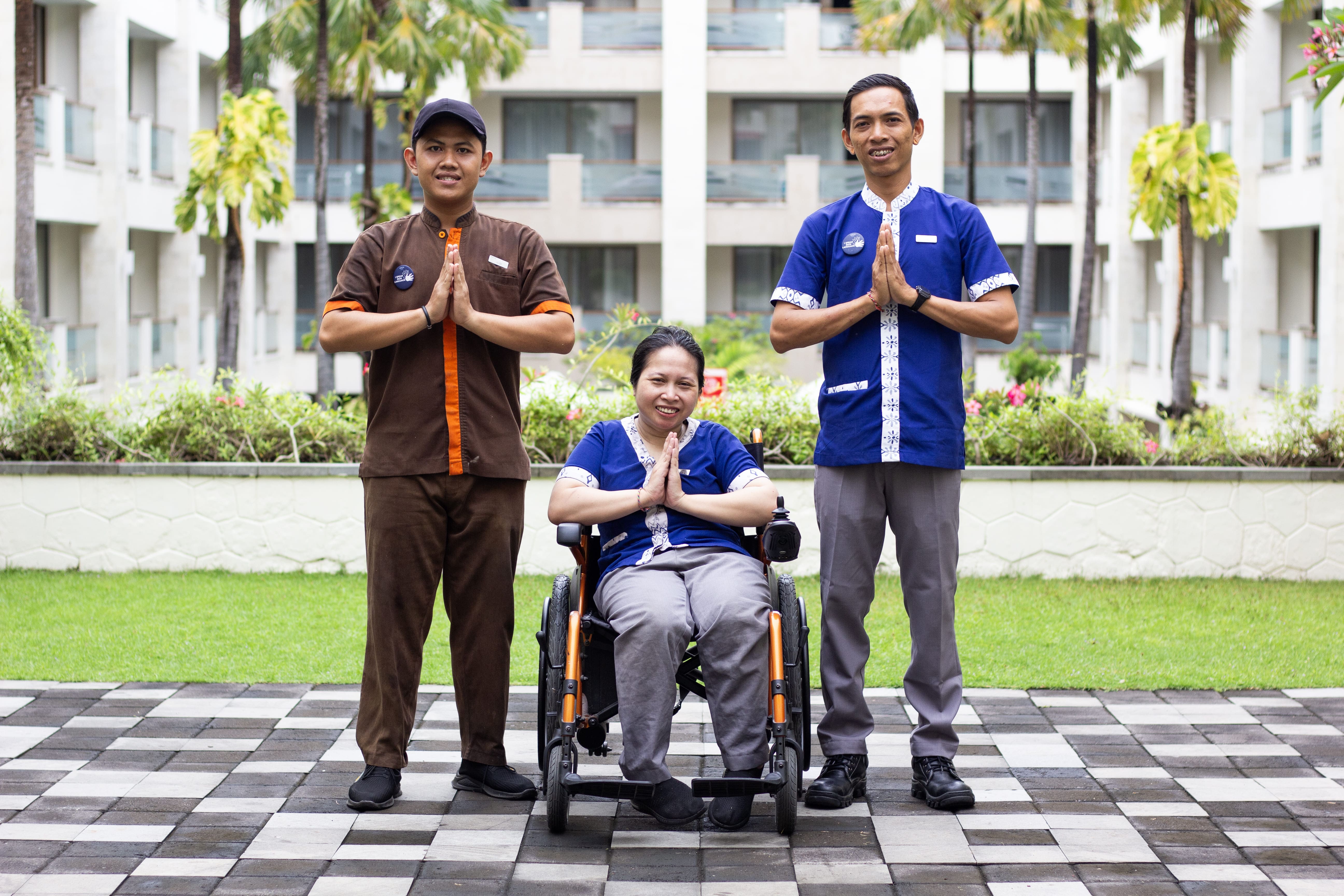 Staf difabel di Aston Kuta Hotel & Residence