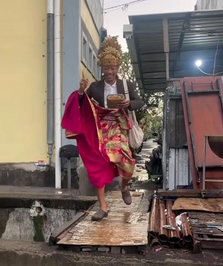 Salah satu cara unik siswa di Bali rayakan kelulusan