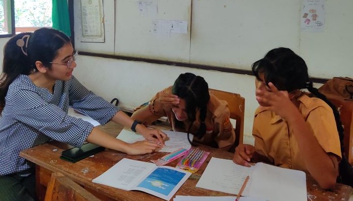 Kegiatan literasi dari Bali Edukasi di SDN 2 Bengkala