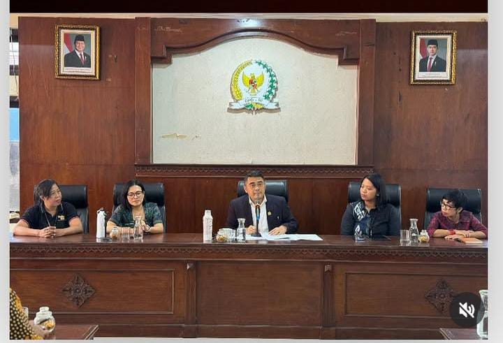 AWK menggelar pertemuan dengan kepala SMP PGRI 7 Denpasar dan instansi terkait