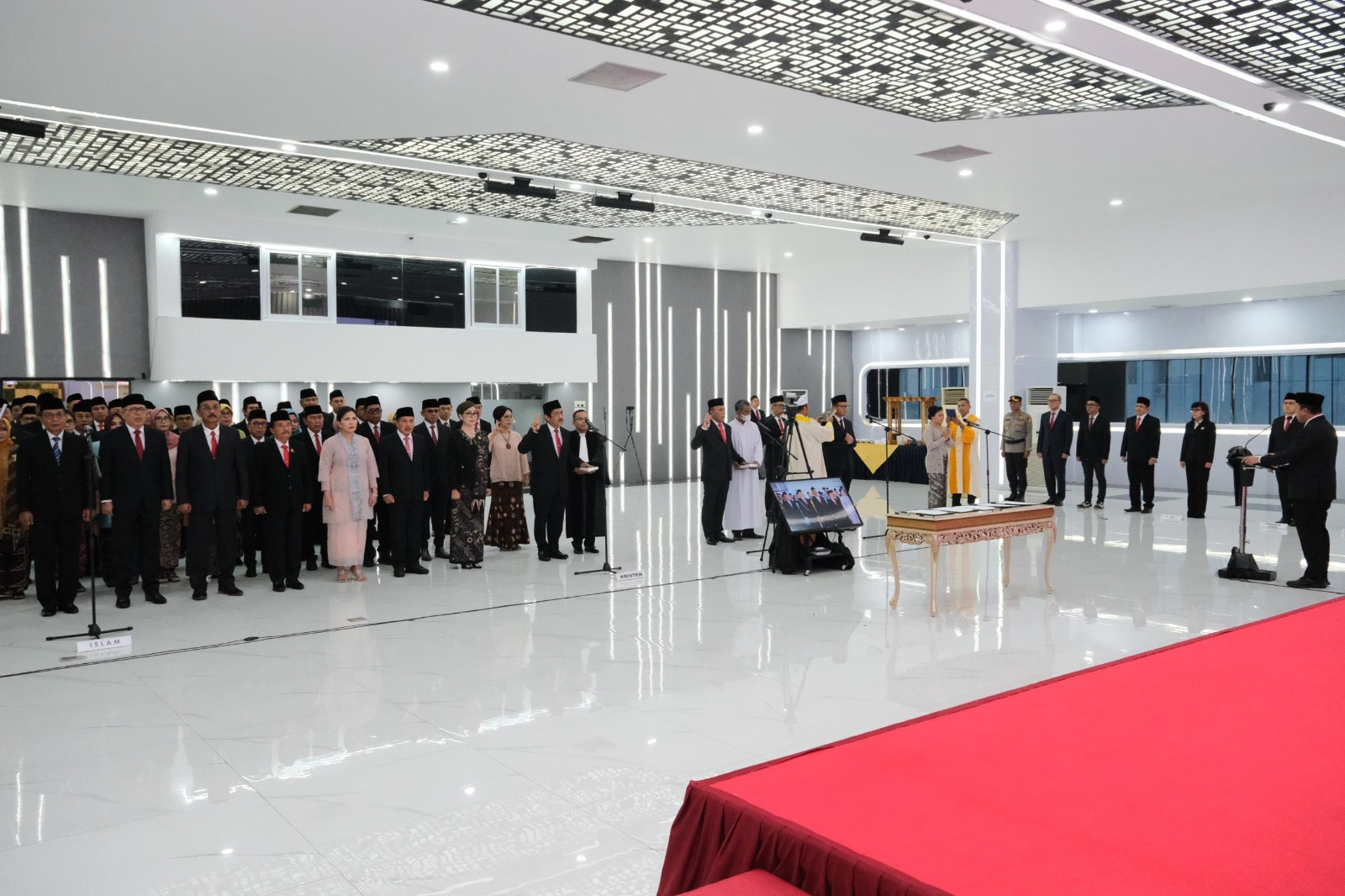 Menteri Nusron Lantik Pejabat Struktural