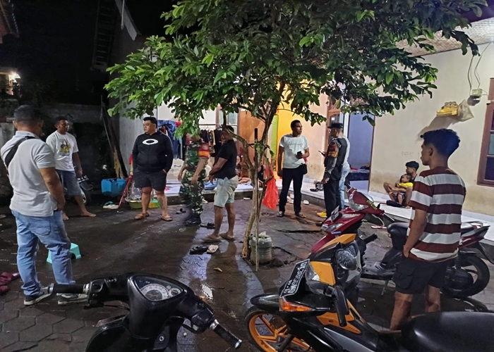 KISRUH : Kos di Jalan Kejanti, Semarapura Klod, Kabupaten Klungkung mendadak ricuh, Sabtu (17/5/2025) malam.