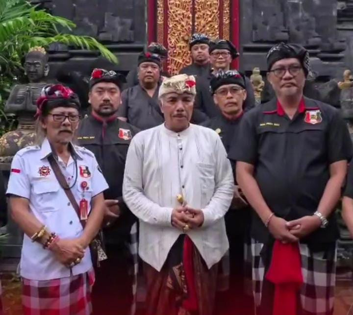 Ketua MDA Provinsi Bali Ida Penglingsir Agung Putra Sukahet sampaikan apresiasi kepada Kapolres Karangasem