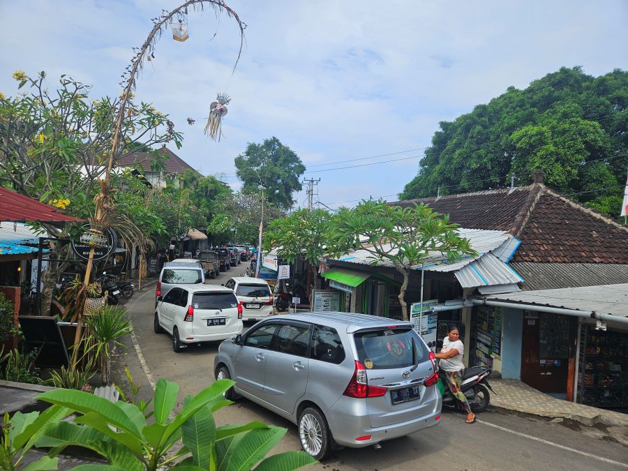 Situasi kemacetan yang terjadi di jalan Padangbai menuju Dermaga Rakyat, pada Jumat (23/5/2025).