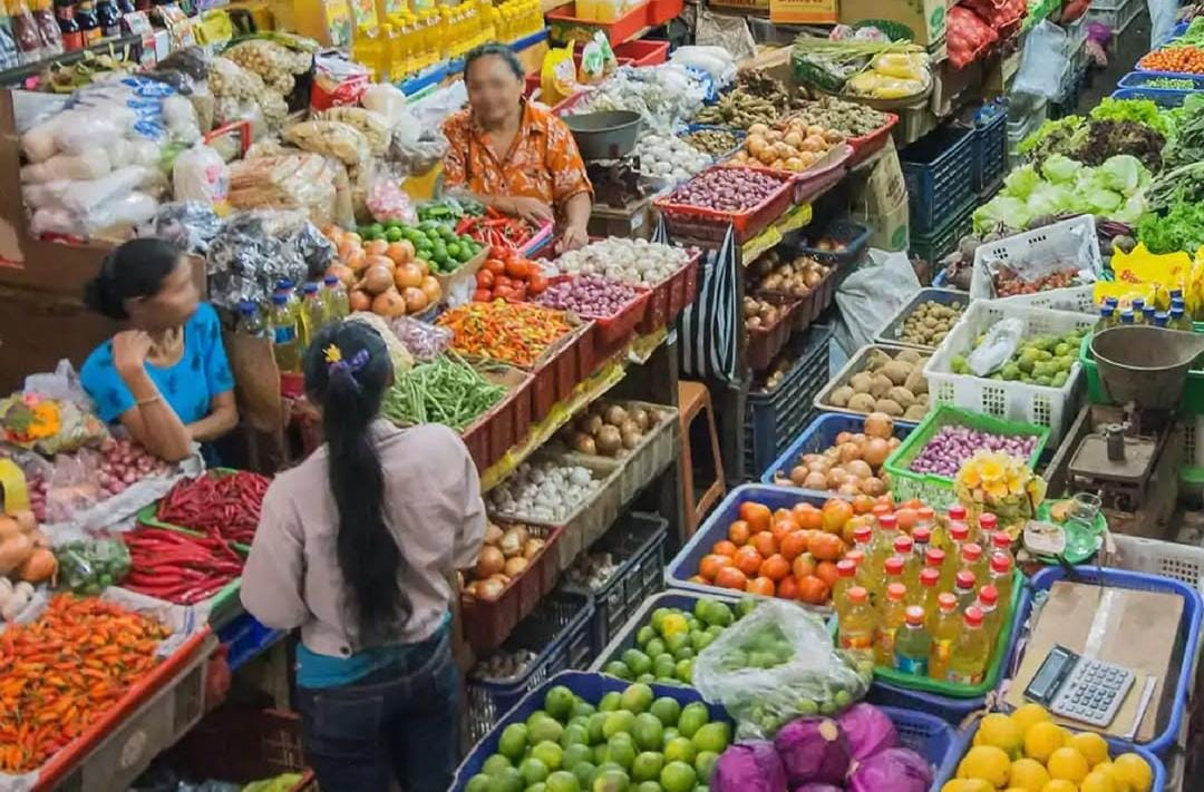 Para pedagang di Pasar Badung keluhkan SE Pelarangan Plastik Sekali Pakai