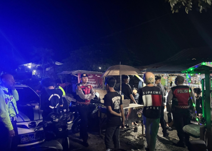 Sekelompok pemuda yang nekat menutup akses jalan di By Pass Ida Bagus Mantra, tepatnya di kawasan Simpang Watu Klotok, akhirnya dibubarkan aparat Polres Klungkung, Jumat (30/5/2025) dini hari.