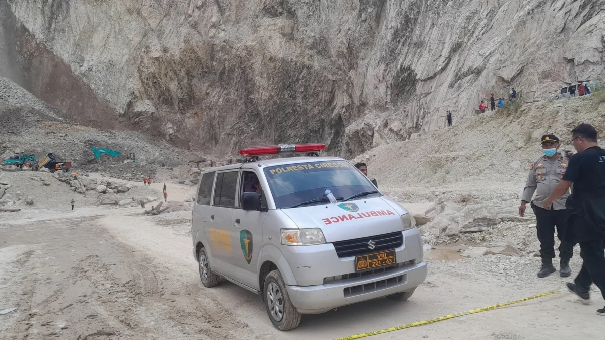 Pencarian Korban Longsor Tambang Gunung Kuda Dihentikan Sementara,
