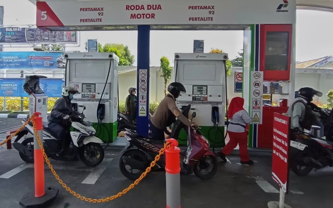 PT Pertamina (Persero) resmi menurunkan harga BBM nonsubsidi mulai 1 Juni 2025.