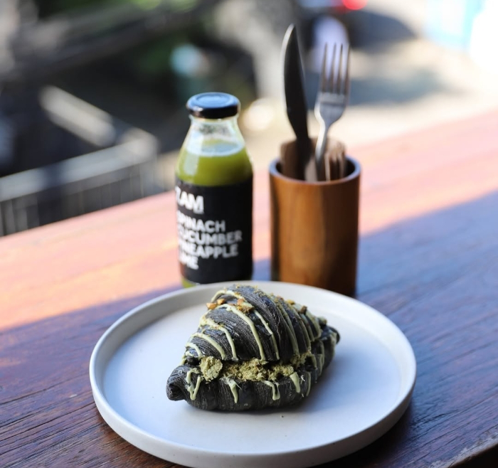 Kreasi&nbsp;croissant khas Perancis dengan coklat Dubai ala 7am 7pm, memberikan pengalaman menikmati dessert khas Timur Tengah yang unik.