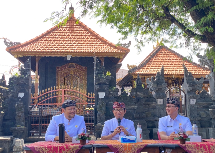 Bupati Badung, I Wayan Adi Arnawa didampingi Wakil Bupati Badung Bagus Alit Sucipta dan Sekda Badung IB Surya Suamba.