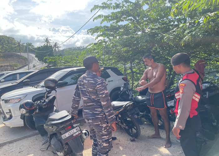 EVAKUASI : Korban berhasil dievakuasi dalam kondisi selamat oleh tim gabungan dari Polsek Nusa Penida, TNI, dan Basarnas.