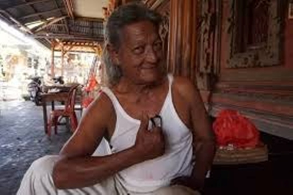PETRUK: Pelawak legendaris drama gong Bali, Petruk, menjadi sorotan dengan gaya banyolannya.