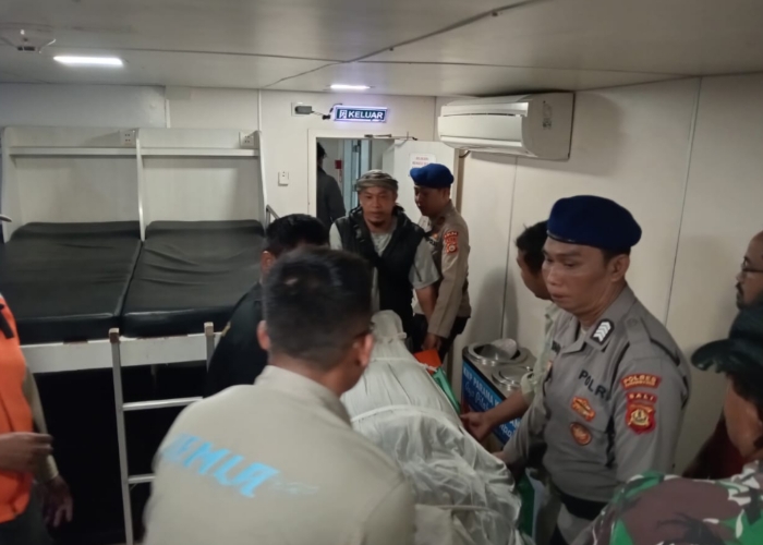MENINGGAL: Seorang pelajar bernama Isa Wahyu Putra Nurdianto meninggal dunia di kapal ferry, pada Sabtu (7/6).