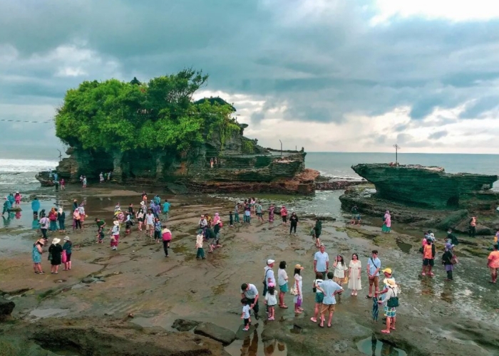 KUNJUNGAN : Libur Panjang DTW di tabanan dikunjungi ribuan wisatawan.