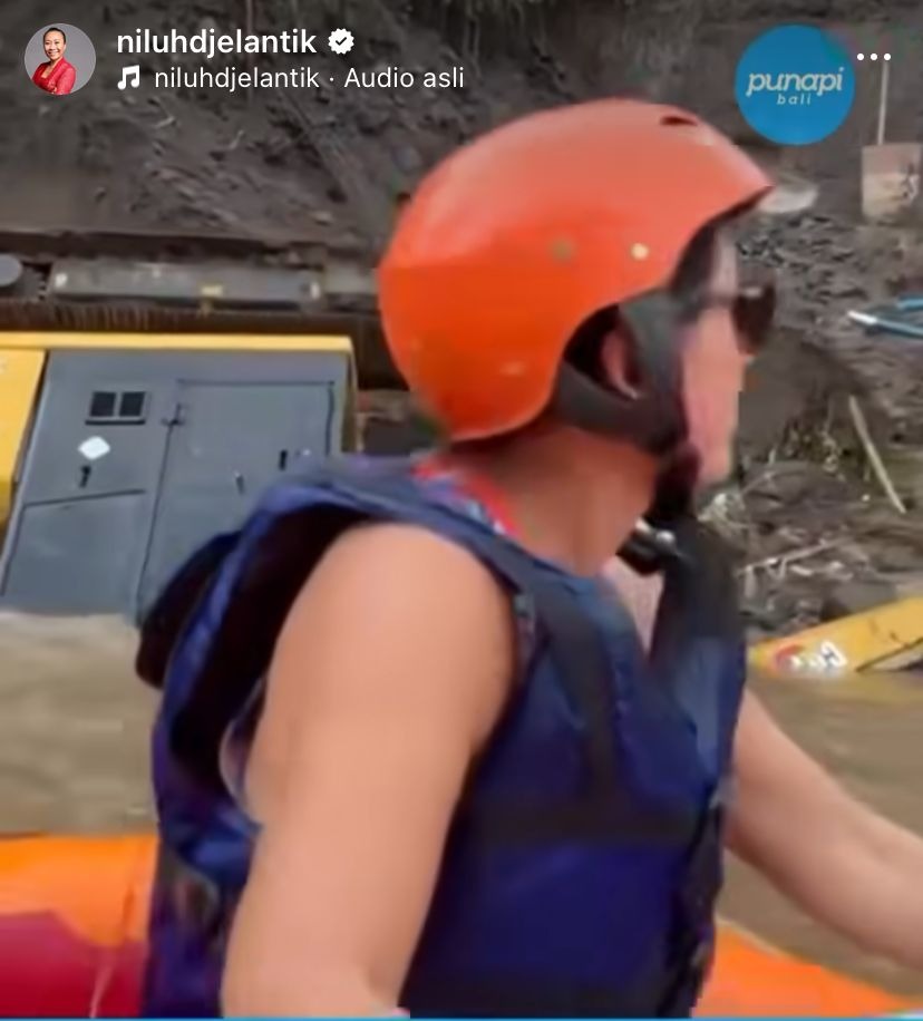 RAFTING: Tangkapan layar wisatawan menikmati pemandangan mengejutkan saat rafting di sebuah sungai di Gianyar.