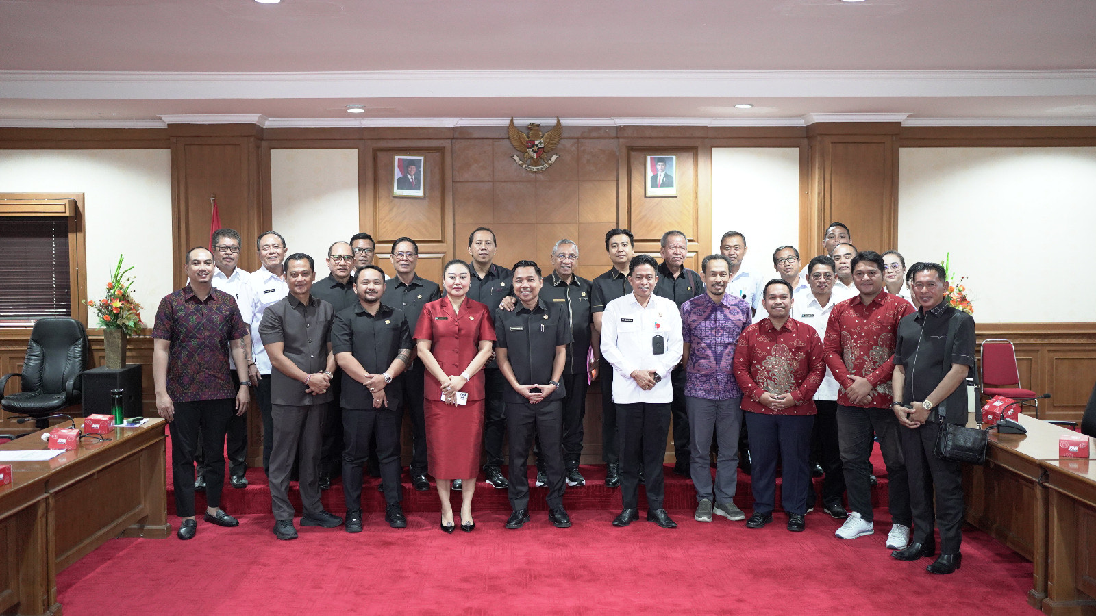 RAPAT: Pansus Ranperda Fasilitasi Kekayaan Intelektual DPRD Badung menggelar rapat, Rabu (11/6).