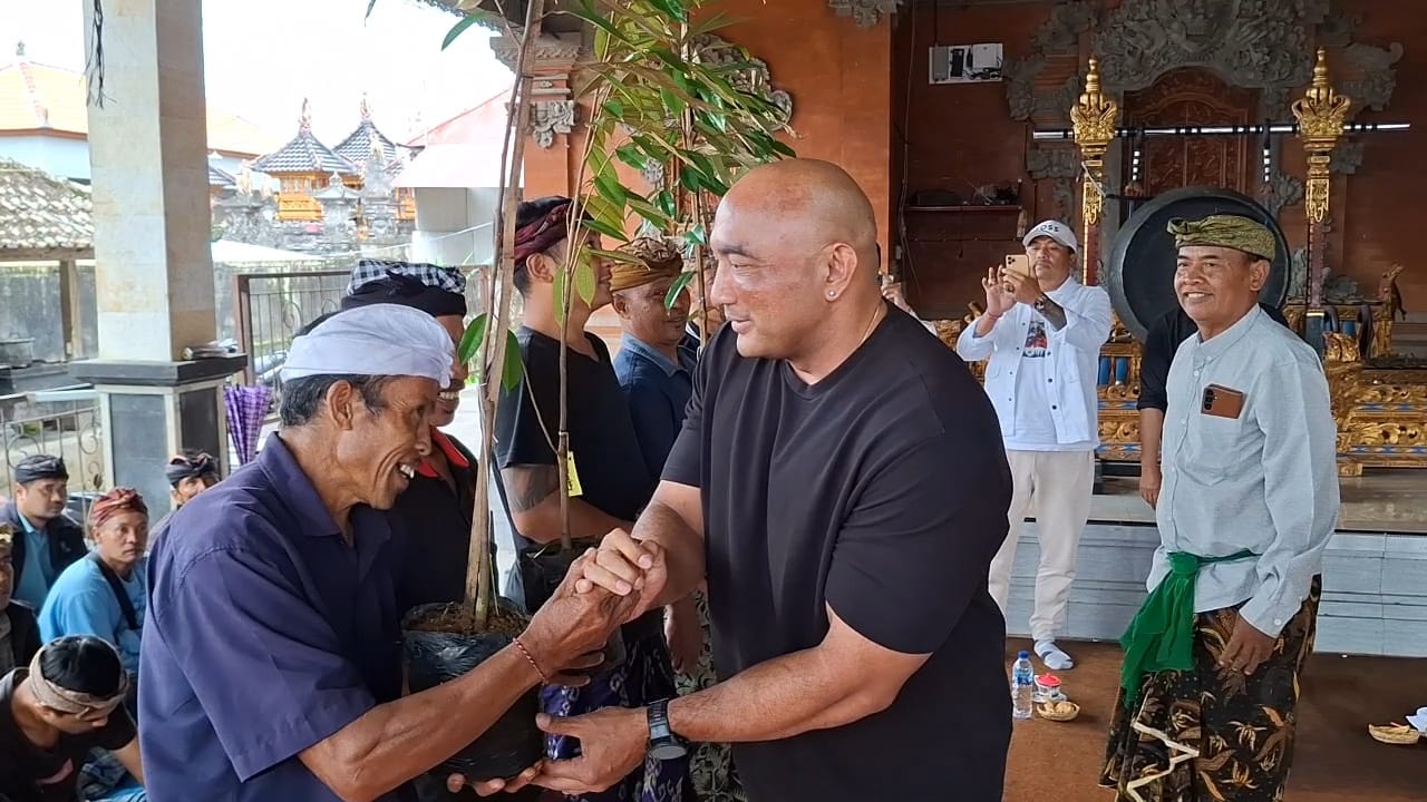 Ketua DPD Partai Gerindra Bali, Made Muliawan Arya resmikan Kampung Durian di Desa Bunutin, Kecamatan Kintamani, Bangli, Bali, Sabtu (7/6/2025).