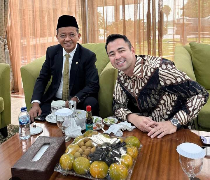 Raffi Ahmad unggah foto bareng Menteri Bahlil Lahadalia