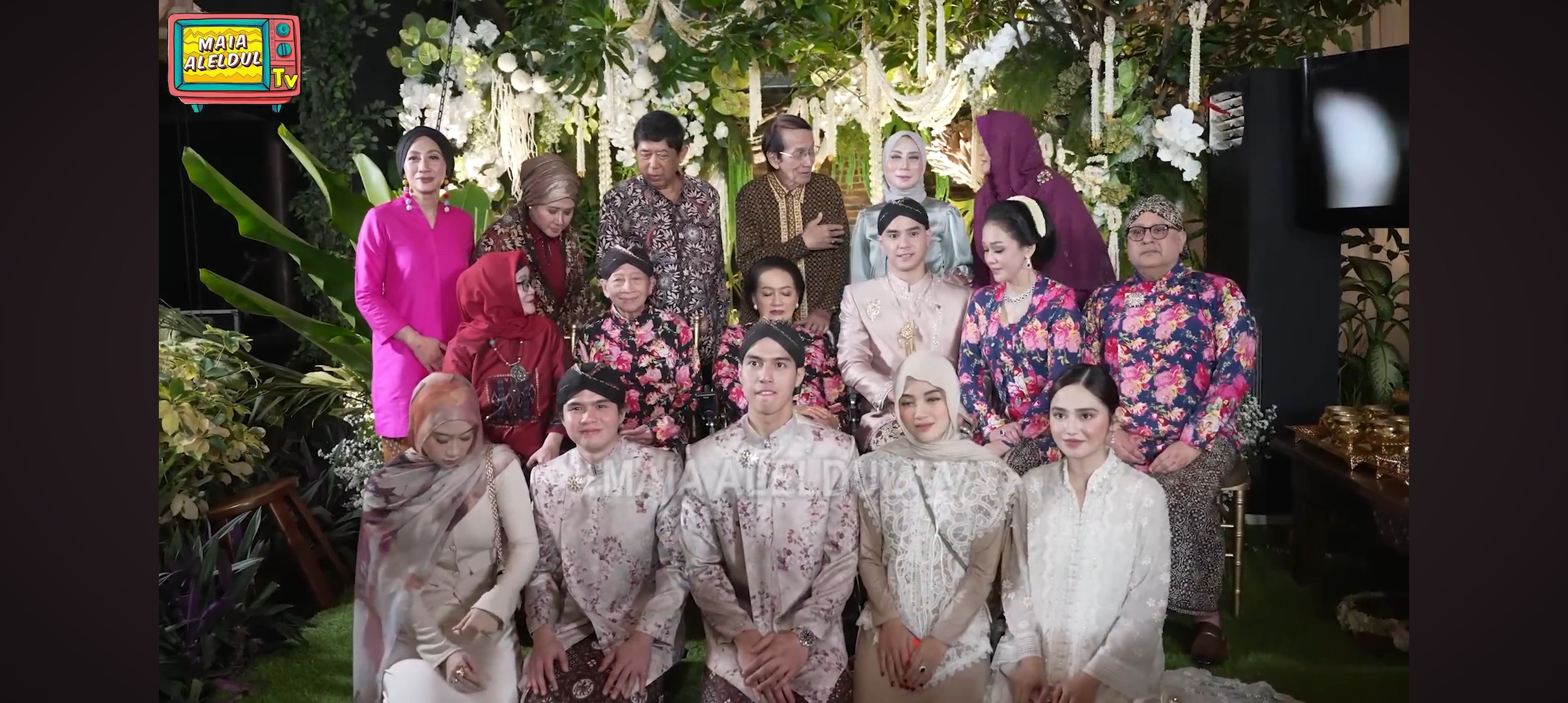 SIRAMAN: Momen siraman ala tradisi Jawa Al Ghazali, putra sulung artis ternama Maia Estianty.
